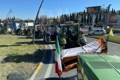 Presidio degli agricoltori nei pressi del casello di Bettolle in Valdichiana Arezzo